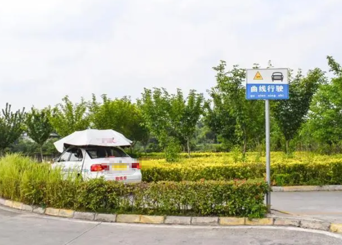 上海考驾照电话